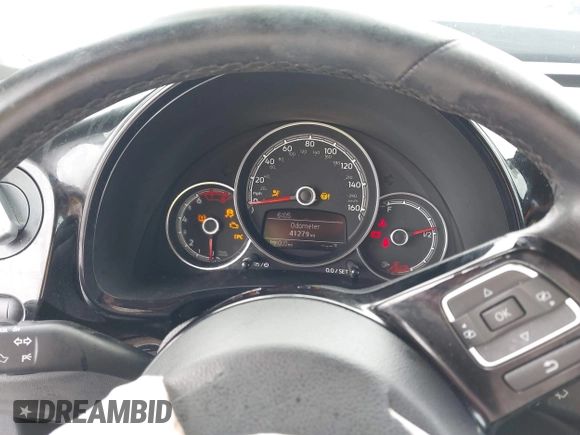 2018 Volkswagen Beetle S z VIN 3VWFD7AT1JM726428, wystawiony jako IAAI lot #42154938 z przebiegiem 41 279 mil mil oraz . Historia ofert i sprzedaży dostępna na DreamBid. Obrazek 7.