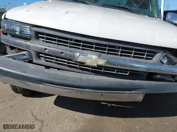 2001 Chevrolet Silverado 1500 LT with VIN 2GCEC19T811396197, listed as a IAAI auction lot 41831350 with 1 mi miles. Bid and sale history available at carsss.com. Image 10.