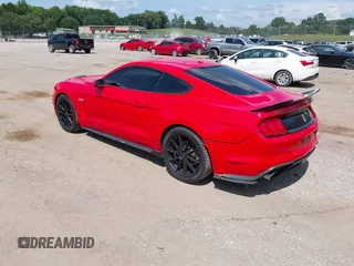 2019 Ford Mustang EcoBoost z VIN 1FA6P8TH9K5124317, wystawiony jako IAAI lot #42627934 z przebiegiem 39 869 mil mil oraz . Historia ofert i sprzedaży dostępna na DreamBid. Obrazek 3.