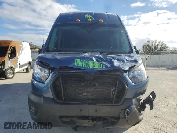 2024 Ford Transit Cargo with VIN 1FTRU8XG8RKA15196, listed as a Copart auction lot 84198984 with 12,267 mi miles and Salvage Title. Bid and sale history available at DreamBid. Image 5.