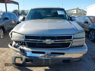 2006 Chevrolet Silverado 1500 Work Truck with VIN 1GCEC19X86Z240775, listed as a IAAI auction lot 41878620 with 198,686 mi miles. Bid and sale history available at carsss.com. Image 12.