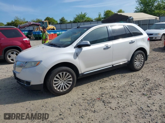 2011 Lincoln MKX with VIN 2LMDJ6JK1BBJ29254, listed as a IAAI auction lot 42086351 with 187,809 mi miles. Bid and sale history available at carsss.com. Image 2.