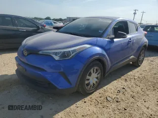 2019 Toyota C-HR XLE z VIN NMTKHMBX8KR097773, wystawiony jako Copart lot #52903635 z przebiegiem 55 296 mil mil oraz Czysty tytuł • Clean title. Historia ofert i sprzedaży dostępna na DreamBid. Obrazek 1.