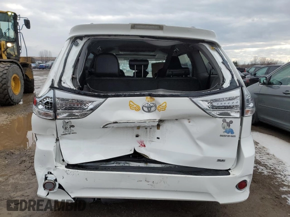 2018 Toyota Sienna SE with VIN 5TDXZ3DCXJS961181, listed as a Copart auction lot 49465115 with 71,962 mi miles and Clean title. Bid and sale history available at DreamBid. Image 6.