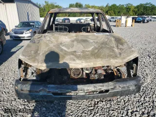 2006 Chevrolet Silverado 1500 LS with VIN 2GCEK13V361268910, listed as a Copart auction lot 49885805 with 0 mi miles and Non Repairable. Bid and sale history available at carsss.com. Image 5.