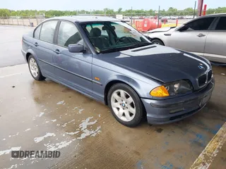 2000 BMW 3 Series 323i with VIN WBAAM334XYCB24411, listed as a IAAI auction lot 42112597 with 94,813 mi miles and . Bid and sale history available at carsss.com. Image 1.