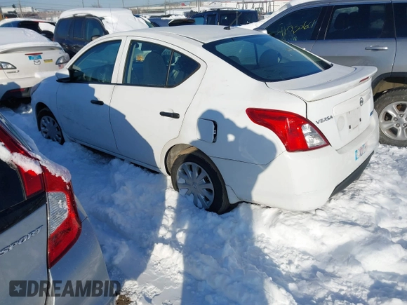 2016 Nissan Versa SV with VIN 3N1CN7AP9GL826414, listed as a IAAI auction lot 41240500 with 94,988 mi miles. Bid and sale history available at carsss.com. Image 3.