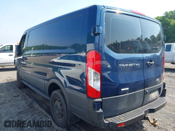 2019 Ford Transit z VIN 1FTYR1ZG6KKA84380, wystawiony jako IAAI lot #42456376 z przebiegiem 112 719 mil mil oraz . Historia ofert i sprzedaży dostępna na DreamBid. Obrazek 3.
