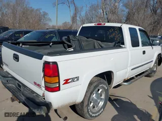 2004 GMC Sierra 1500 SLT with VIN 2GTEK19T741248095, listed as a IAAI auction lot 41777742 with 142,612 mi miles. Bid and sale history available at carsss.com. Image 4.
