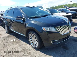 2015 Lincoln MKX z VIN 2LMDJ6JK2FBL24933, wystawiony jako IAAI lot #42227883 z przebiegiem 145 072 mil mil oraz . Historia ofert i sprzedaży dostępna na DreamBid. Obrazek 1.