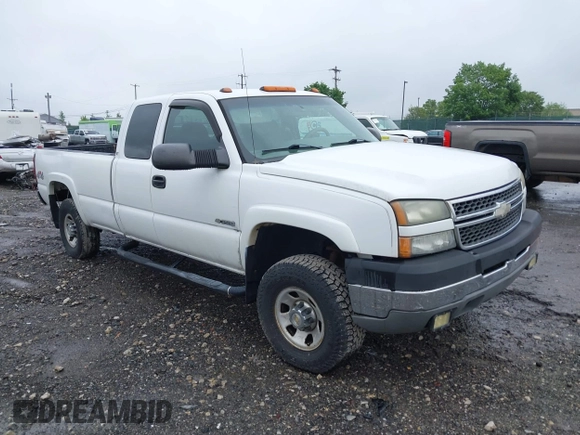 2005 Chevrolet Silverado 3500 z VIN 1GCHK39U75E196856, wystawiony jako IAAI lot #42270278 z przebiegiem Nie podano mil oraz . Historia ofert i sprzedaży dostępna na DreamBid. Obrazek 1.