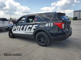 2020 Ford Police Interceptor Utility z VIN 1FM5K8AW6LGC63926, wystawiony jako Copart lot #56027645 z przebiegiem Nie podano mil oraz Szkoda całkowita • Salvage title. Historia ofert i sprzedaży dostępna na DreamBid. Obrazek 2.