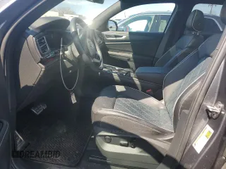 2024 Volkswagen Atlas SEL Premium R-Line with VIN 1V2FE2CA8RC209296, listed as a Copart auction lot 51262385 with 10,914 mi miles and Salvage title. Bid and sale history available at DreamBid. Image 7.