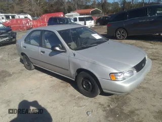 1996 Nissan Sentra XE z VIN 1N4AB41D8TC758944, wystawiony jako IAAI lot #41294585 z przebiegiem 102 519 mil mil oraz . Historia ofert i sprzedaży dostępna na DreamBid. Obrazek 1.