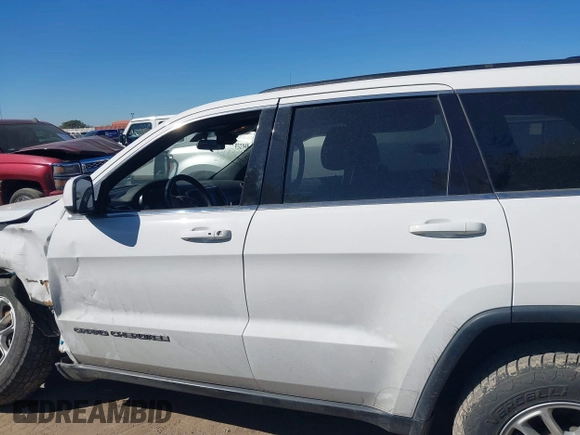 2018 Jeep Grand Cherokee Laredo E with VIN 1C4RJEAG2JC428990, listed as a IAAI auction lot 41218996 with 123,758 mi miles. Bid and sale history available at carsss.com. Image 15.