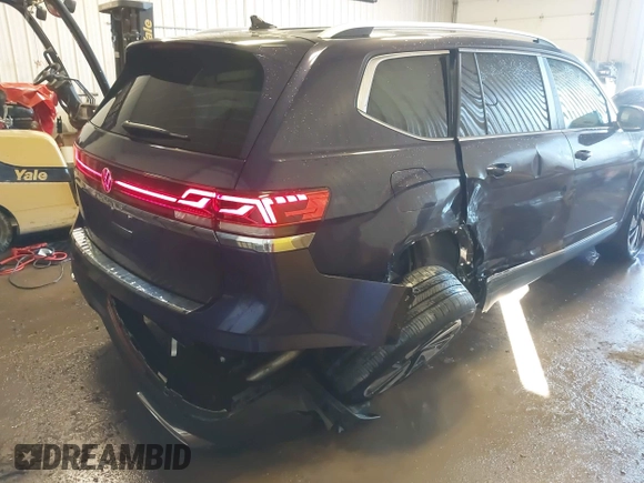 2024 Volkswagen Atlas SEL with VIN 1V2BR2CA0RC543907, listed as a IAAI auction lot 41704653 with 13,549 mi miles and . Bid and sale history available at DreamBid. Image 6.