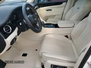 2022 Bentley Bentayga V8 z VIN SJAAM2ZV4NC011285, wystawiony jako Copart lot #75246624 z przebiegiem 33 179 mil mil oraz Nie do naprawy. Historia ofert i sprzedaży dostępna na DreamBid. Obrazek 7.