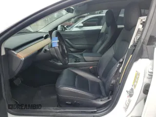 2018 Tesla Model 3 Long Range Battery z VIN 5YJ3E1EA5JF053673, wystawiony jako Copart lot #53091445 z przebiegiem 60 849 mil mil oraz Szkoda całkowita • Salvage title. Historia ofert i sprzedaży dostępna na DreamBid. Obrazek 7.