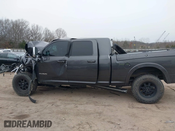 2019 Ram 2500 Laramie with VIN 3C6UR5NL9KG588980, listed as a IAAI auction lot 41299311 with 1 mi miles. Bid and sale history available at carsss.com. Image 13.
