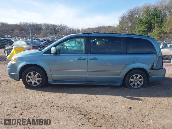 2009 Chrysler Town & Country Touring with VIN 2A8HR54169R577460, listed as a IAAI auction lot 42028839 with 160,692 mi miles and . Bid and sale history available at DreamBid. Image 14.