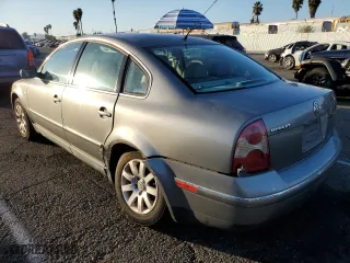 2002 Volkswagen Passat GLS with VIN WVWPD63BX2P014324, listed as a Copart auction lot 80491814 with 235,818 mi miles and Salvage Title. Bid and sale history available at carsss.com. Image 2.