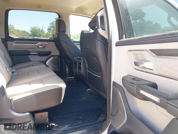 2022 Ram 1500 Limited z VIN 1C6SRFHT1NN361450, wystawiony jako IAAI lot #42027326 z przebiegiem 26 557 mil mil oraz . Historia ofert i sprzedaży dostępna na DreamBid. Obrazek 8.