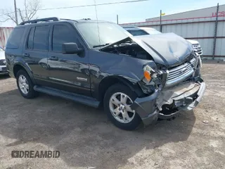 2007 Ford Explorer XLT with VIN 1FMEU73EX7UB50867, listed as a IAAI auction lot 41807131 with 182,673 mi miles. Bid and sale history available at carsss.com. Image 1.