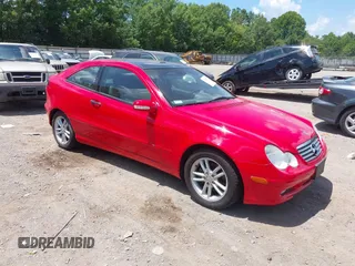 2003 Mercedes-Benz C 230 Kompressor z VIN WDBRN40J23A422082, wystawiony jako IAAI lot #42735453 z przebiegiem 150 677 mil mil oraz . Historia ofert i sprzedaży dostępna na DreamBid. Obrazek 1.