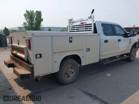 2021 Ford F-250 XL z VIN 1FT7W2B62MED60339, wystawiony jako IAAI lot #42294873 z przebiegiem 42 922 mil mil oraz . Historia ofert i sprzedaży dostępna na DreamBid. Obrazek 4.