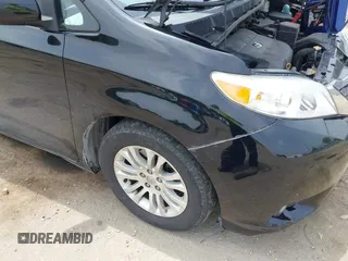 2016 Toyota Sienna XLE z VIN 5TDYK3DC9GS706815, wystawiony jako IAAI lot #42494662 z przebiegiem 141 157 mil mil oraz . Historia ofert i sprzedaży dostępna na DreamBid. Obrazek 6.