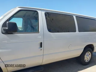 2013 Ford Econoline Passenger XL z VIN 1FBSS3BL8DDA63474, wystawiony jako IAAI lot #41804848 z przebiegiem 61 349 mil mil oraz . Historia ofert i sprzedaży dostępna na DreamBid. Obrazek 14.