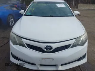 2014 Toyota Camry L with VIN 4T1BF1FK7EU816821, listed as a IAAI auction lot 41825230 with 121,382 mi miles. Bid and sale history available at carsss.com. Image 12.