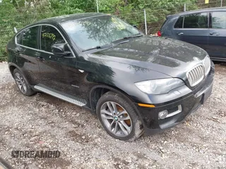 2013 BMW X6 xDrive50i z VIN 5UXFG8C56DL591241, wystawiony jako IAAI lot #42176792 z przebiegiem 142 973 mil mil oraz . Historia ofert i sprzedaży dostępna na DreamBid. Obrazek 1.