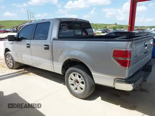2013 Ford F-150 XL z VIN 1FTFW1CTXDKG41882, wystawiony jako IAAI lot #42680624 z przebiegiem 243 505 mil mil oraz . Historia ofert i sprzedaży dostępna na DreamBid. Obrazek 3.