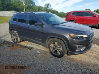 2019 Jeep Cherokee Limited z VIN 1C4PJLDB8KD454114, wystawiony jako Copart lot #57780995 z przebiegiem 125 266 mil mil oraz Szkoda całkowita • Salvage title. Historia ofert i sprzedaży dostępna na DreamBid. Obrazek 4.