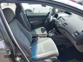 2009 Honda Civic LX z VIN 2HGFA16559H532757, wystawiony jako IAAI lot #42297815 z przebiegiem 205 197 mil mil oraz . Historia ofert i sprzedaży dostępna na DreamBid. Obrazek 5.