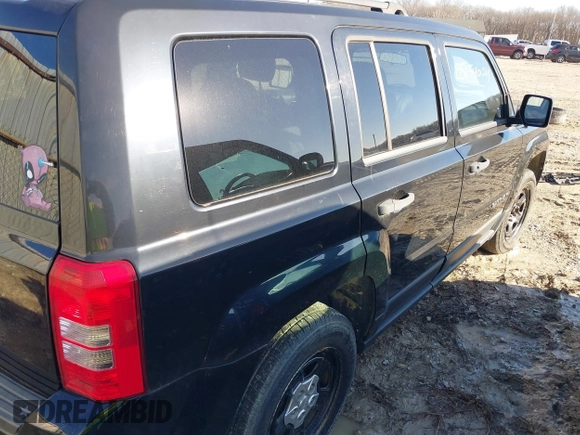 2012 Jeep Patriot Sport with VIN 1C4NJRBB3CD655935, listed as a IAAI auction lot 41139634 with 199,608 mi miles and . Bid and sale history available at carsss.com. Image 4.