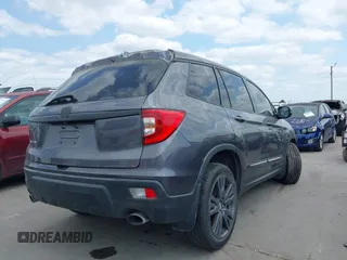 2021 Honda Passport EX-L z VIN 5FNYF7H53MB008238, wystawiony jako IAAI lot #42017959 z przebiegiem 55 411 mil mil oraz . Historia ofert i sprzedaży dostępna na DreamBid. Obrazek 4.