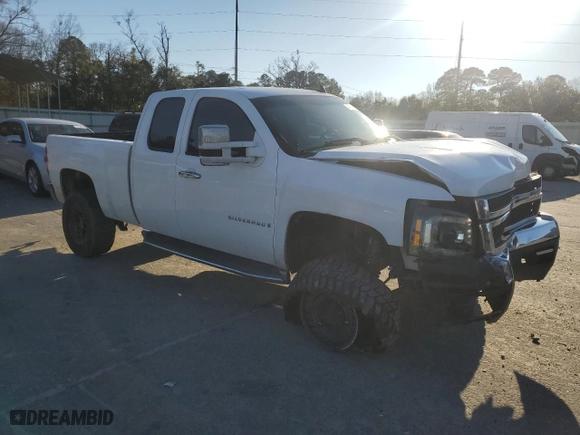 2008 Chevrolet Silverado 1500 LT w/1LT with VIN 1GCEC19J58Z164074, listed as a Copart auction lot 45688945 with 352,912 mi miles and Salvage Title. Bid and sale history available at carsss.com. Image 4.