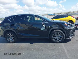 2020 Lexus NX 300 F Sport z VIN JTJSARBZ3L2177315, wystawiony jako IAAI lot #42297481 z przebiegiem 42 843 mil mil oraz . Historia ofert i sprzedaży dostępna na DreamBid. Obrazek 13.