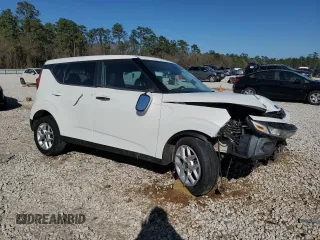 2020 Kia Soul S with VIN KNDJ23AU0L7016034, listed as a Copart auction lot 47012395 with 114,296 mi miles and Salvage Title. Bid and sale history available at carsss.com. Image 4.