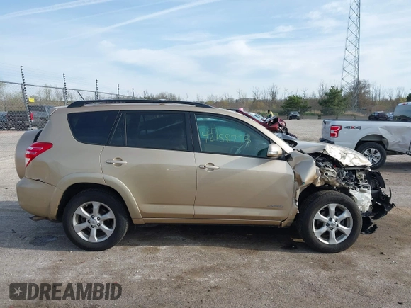 2010 Toyota RAV4 Limited с VIN 2T3DK4DV8AW024486, выставлен на аукционе IAAI как лот 42158773 с пробегом 142 276 миль миль и . История ставок и продаж доступна на DreamBid. Изображение 13.