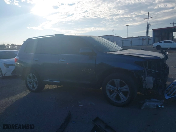 2013 Toyota Highlander Limited with VIN 5TDYK3EH2DS122634, listed as a IAAI auction lot 40491413 with 230,275 mi miles. Bid and sale history available at carsss.com. Image 13.