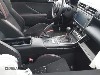 2023 Subaru BRZ Limited с VIN JF1ZDBE18P9705262, выставлен на аукционе IAAI как лот 42352200 с пробегом 21 582 миль миль и . История ставок и продаж доступна на DreamBid. Изображение 5.