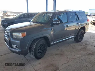 2011 Toyota 4Runner SR5 z VIN JTEZU5JR0B5016786, wystawiony jako Copart lot #53751105 z przebiegiem 232 273 mil mil oraz Szkoda całkowita • Salvage title. Historia ofert i sprzedaży dostępna na DreamBid. Obrazek 1.