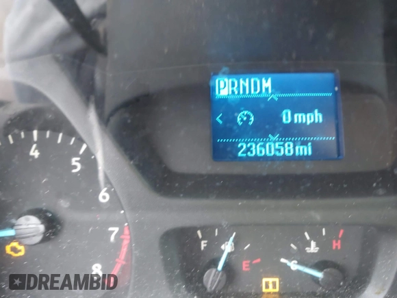 2019 Ford Transit Passenger XL z VIN 1FBZX2ZM7KKA47090, wystawiony jako IAAI lot #41823708 z przebiegiem 236 058 mil mil oraz . Historia ofert i sprzedaży dostępna na DreamBid. Obrazek 15.