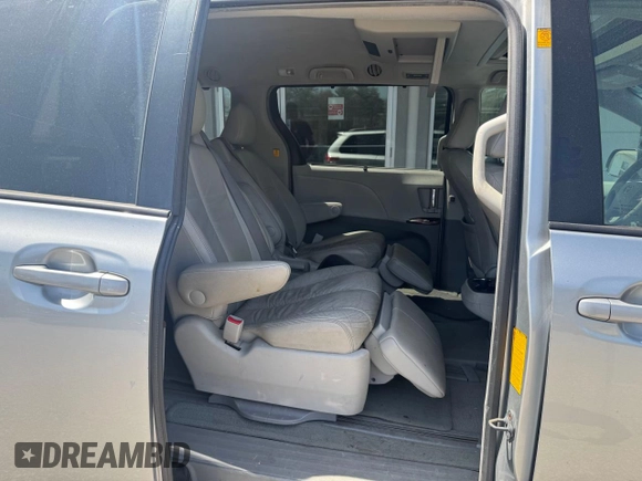 2011 Toyota Sienna XLE with VIN 5TDDK3DC3BS007297, listed as a Copart auction lot 55276405 with 208,274 mi miles and Clean Title. Bid and sale history available at DreamBid. Image 6.