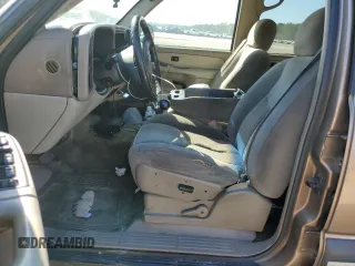 2003 Chevrolet Suburban LS with VIN 1GNEC16Z53R152355, listed as a Copart auction lot 73381644 with 225,199 mi miles and Salvage Title. Bid and sale history available at carsss.com. Image 7.