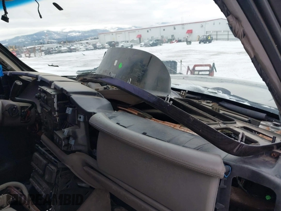 2001 GMC Yukon Denali z VIN 1GKEK63U21J222783, wystawiony jako IAAI lot #41443565 z przebiegiem Nie podano mil oraz . Historia ofert i sprzedaży dostępna na DreamBid. Obrazek 13.
