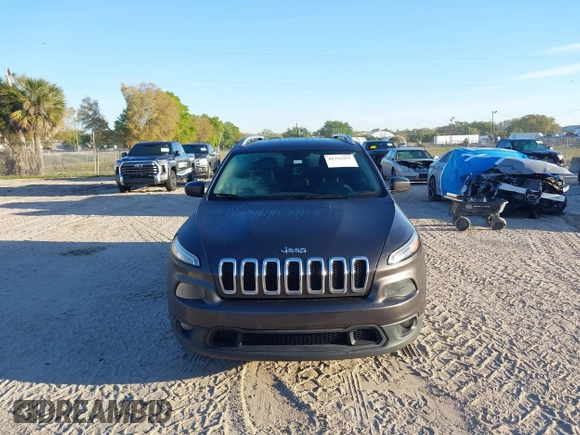 2018 Jeep Cherokee Latitude Plus z VIN 1C4PJLLB5JD538858, wystawiony jako IAAI lot #41752157 z przebiegiem 134 199 mil mil oraz . Historia ofert i sprzedaży dostępna na DreamBid. Obrazek 12.